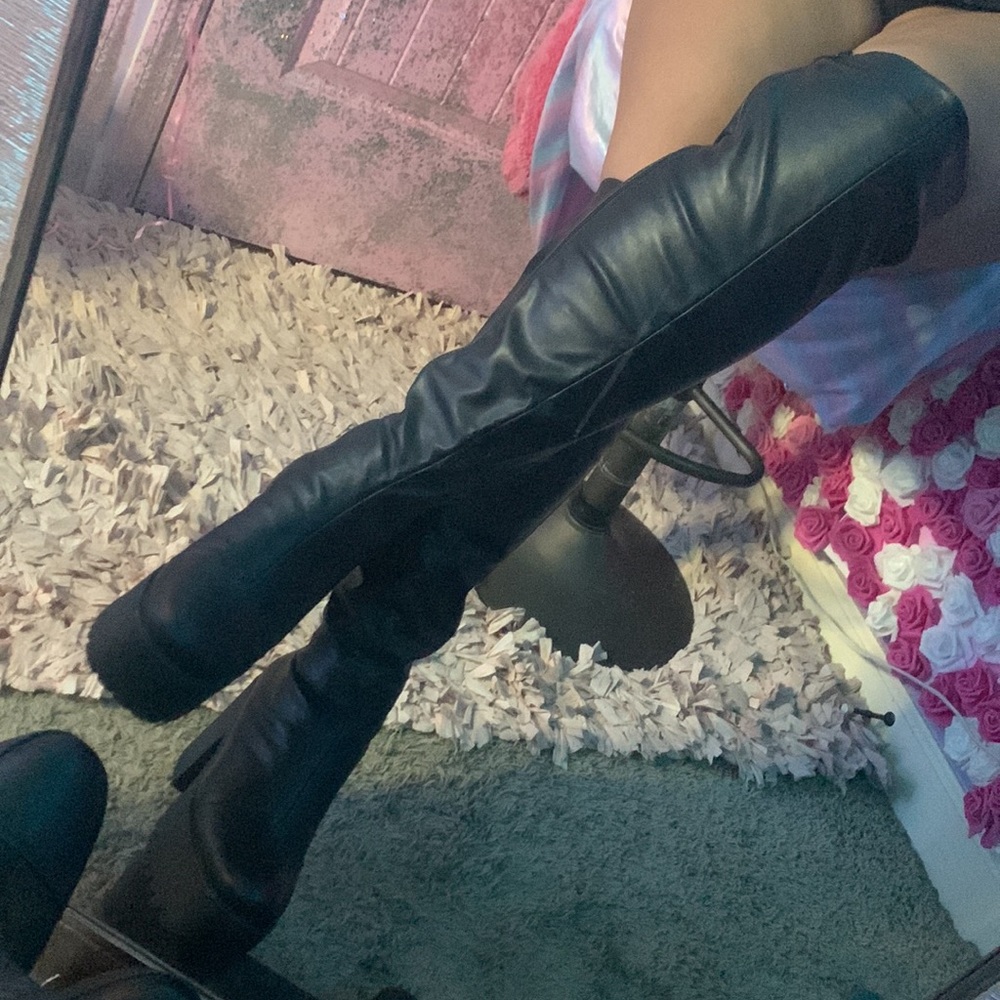 Black Platform knee hight boots